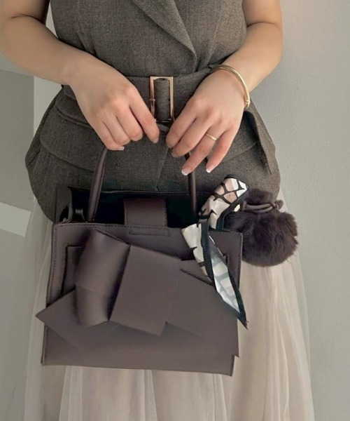 FRAY I.D（フレイアイディー）の「ファー&スカーフチャーム（キーケース/キーアクセサリー・レディース・イエロー/ベージュ/ラベンダー/ブラウン・F）」の2枚目の写真