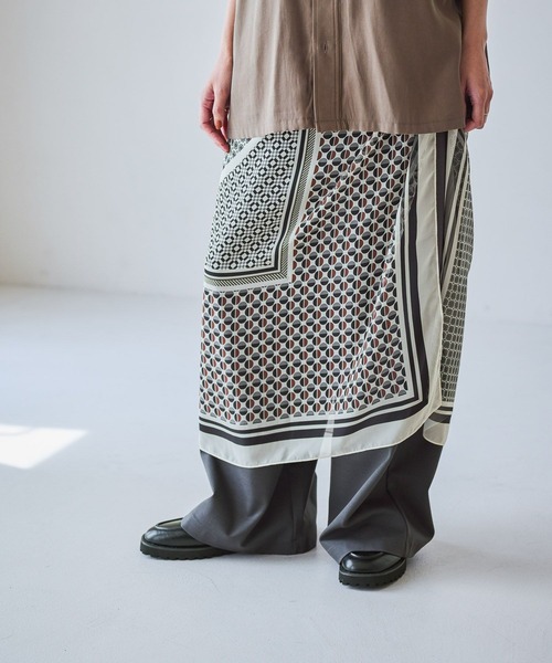 studio CLIP（スタディオクリップ）の「大判シフォンスカーフ（ストール/ショール・レディース・オレンジ/ブラック・FREE）」の2枚目の写真