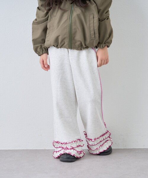 CIAOPANIC TYPY（チャオパニックティピー）の「【WEB限定】KIDS《ジュニアサイズあり》裾フリル配色ステッチスウェットパンツ（スウェットパンツ・キッズ・グレー/ブルー/ブラック・150/130/110）」の6枚目の写真