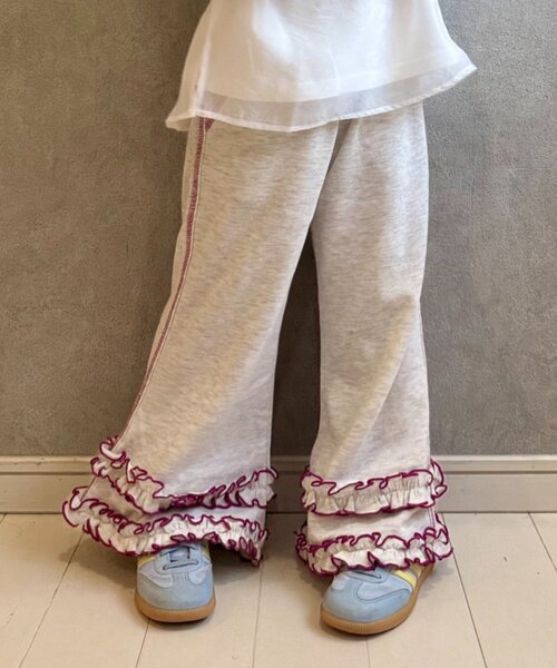 CIAOPANIC TYPY（チャオパニックティピー）の「【WEB限定】KIDS《ジュニアサイズあり》裾フリル配色ステッチスウェットパンツ（スウェットパンツ・キッズ・グレー/ブルー/ブラック・150/130/110）」の9枚目の写真