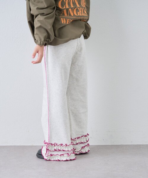 CIAOPANIC TYPY（チャオパニックティピー）の「【WEB限定】KIDS《ジュニアサイズあり》裾フリル配色ステッチスウェットパンツ（スウェットパンツ・キッズ・グレー/ブルー/ブラック・150/130/110）」の12枚目の写真