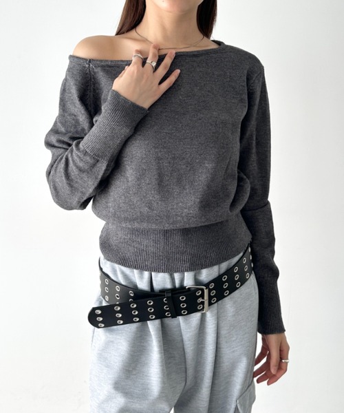 Bamm(バム)の「ワンショルダーベーシックニットトップス(ニット/セーター・レディース・ブラック/ダークグレー/ホワイト/ライトグレー・FREE)」の4枚目の写真