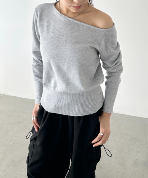 Bamm(バム)の「ワンショルダーベーシックニットトップス(ニット/セーター・レディース・ブラック/ダークグレー/ホワイト/ライトグレー・FREE)」の7枚目の写真