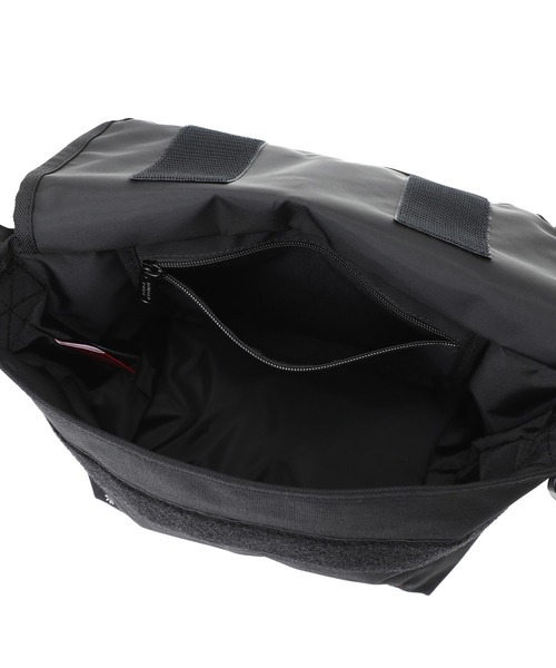 Manhattan Portage（マンハッタンポーテージ）の「Nylon Messenger Bag JR (SM) KOUSUKE SHIMIZU（メッセンジャーバッグ・メンズ・ブラック・SMALL）」の5枚目の写真