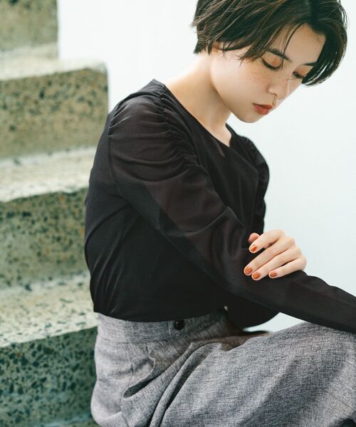 COHINA(コヒナ)の「ギャザースリーブシアーカットトップス 【低身長・小柄女性】(Tシャツ/カットソー・レディース・ブラック/ホワイト/グレー・ONE SIZE)」の13枚目の写真