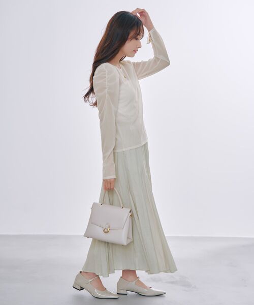COHINA(コヒナ)の「ギャザースリーブシアーカットトップス 【低身長・小柄女性】(Tシャツ/カットソー・レディース・ブラック/ホワイト/グレー・ONE SIZE)」の5枚目の写真
