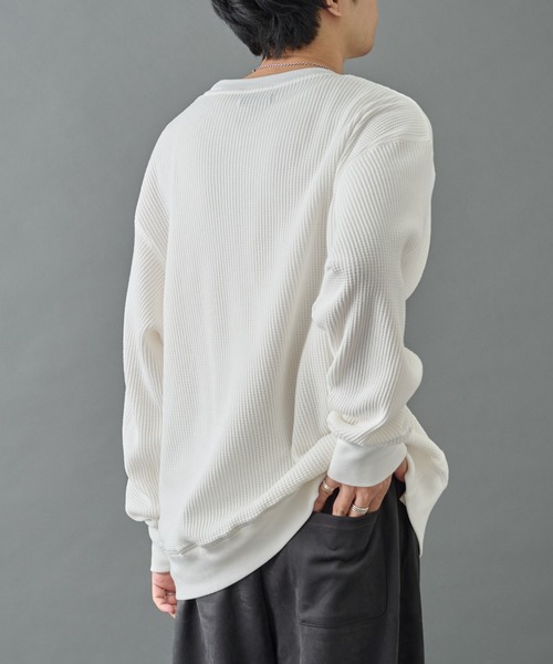 COLONY 2139（コロニートゥーワンスリーナイン）の「ワッフルクルーネック（Tシャツ/カットソー・メンズ・ホワイト/ブラック/チャコールグレー・MEDIUM/LARGE）」の5枚目の写真