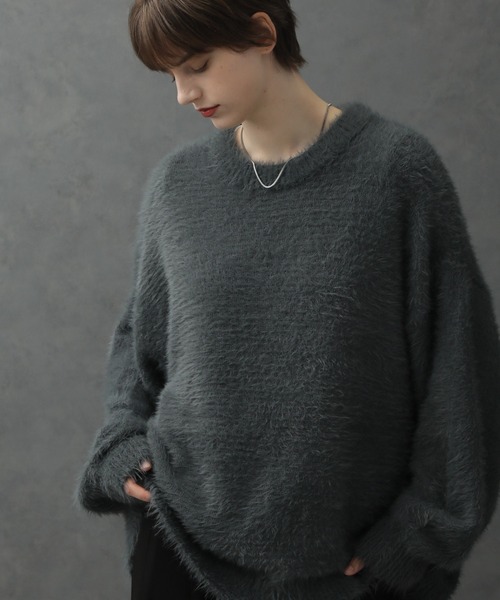 ELLUV(エルブ)の「【ELLUV/エルヴ】ヘビーシャギーファブリック バルーンスリーブミドルレングスニット(ニット/セーター・メンズ・アイボリー/グレイッシュブルー/ブラック・L/M/S)」の17枚目の写真