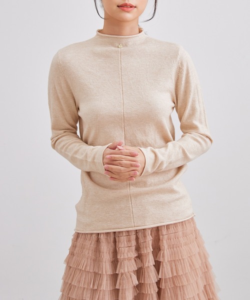 Lace Ladies(レースレディース)の「オフネック フロント チャーム ニット トップス(ニット/セーター・レディース・ブラック/アイボリー/ベージュ/チャコールグレー・FREE)」の4枚目の写真