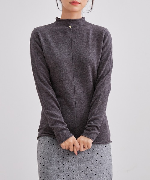 Lace Ladies(レースレディース)の「オフネック フロント チャーム ニット トップス(ニット/セーター・レディース・ブラック/アイボリー/ベージュ/チャコールグレー・FREE)」の3枚目の写真