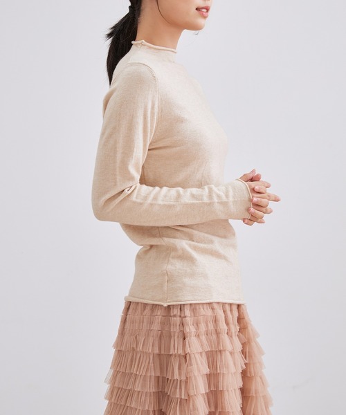 Lace Ladies(レースレディース)の「オフネック フロント チャーム ニット トップス(ニット/セーター・レディース・ブラック/アイボリー/ベージュ/チャコールグレー・FREE)」の7枚目の写真