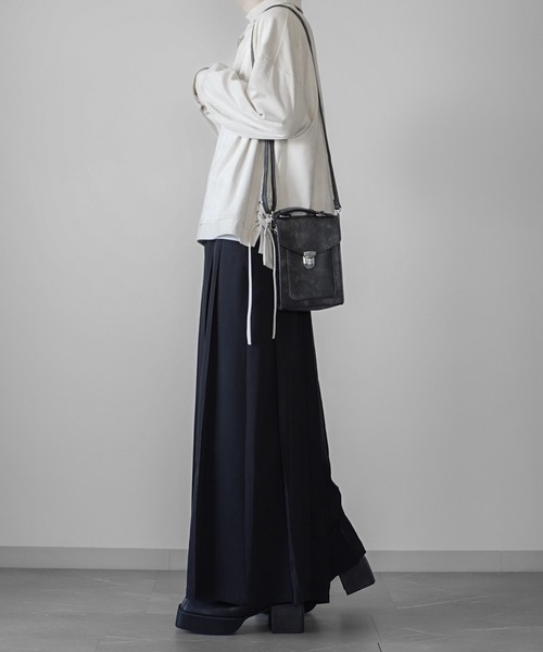 ELLUV（エルブ）の「【ELLUV/エルヴ】＋7cmボリュームヒール メタルアクセント レースアップスクエアトゥブーツ（ブーツ・メンズ・ブラック・23.5㎝/27.5cm/26.5cm/25.5cm/24.5cm）」の22枚目の写真