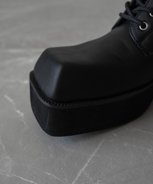 ELLUV（エルブ）の「【ELLUV/エルヴ】＋7cmボリュームヒール メタルアクセント レースアップスクエアトゥブーツ（ブーツ・メンズ・ブラック・23.5㎝/27.5cm/26.5cm/25.5cm/24.5cm）」の11枚目の写真