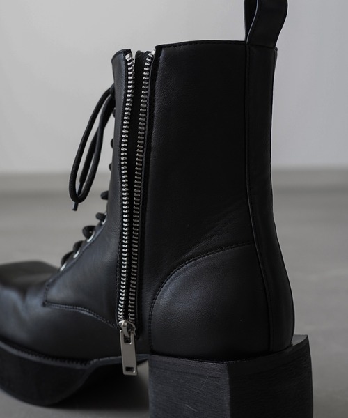 ELLUV（エルブ）の「【ELLUV/エルヴ】＋7cmボリュームヒール メタルアクセント レースアップスクエアトゥブーツ（ブーツ・メンズ・ブラック・23.5㎝/27.5cm/26.5cm/25.5cm/24.5cm）」の14枚目の写真