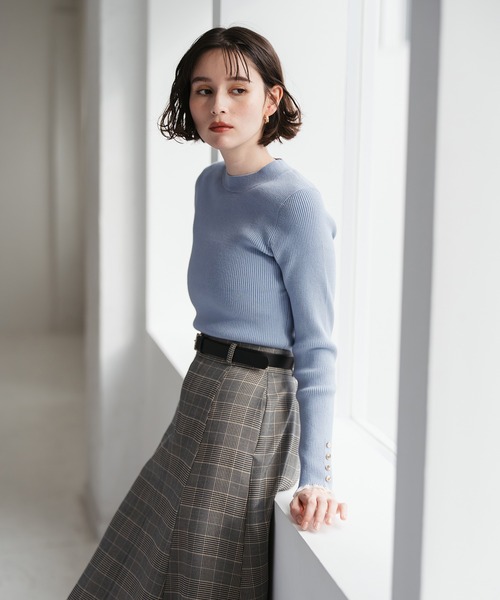 31 Sons de mode（トランテアン　ソン　ドゥ　モード）の「2025秋冬新作 袖フリルボトルネックニット（ニット/セーター・レディース・ブラック/オフホワイト/レッド/ブルー・ﾌﾘ-）」の15枚目の写真