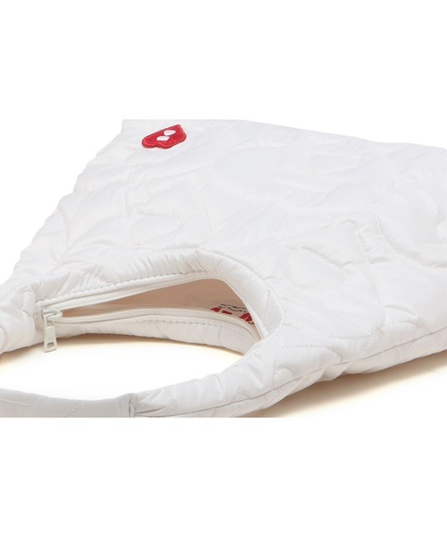 A BATHING APE（アベイシングエイプ）の「QUILTED HEART MONOGRAM SHOULDER BAG（ショルダーバッグ・レディース・ネイビー/オリーブ/アイボリー・FREE）」の22枚目の写真
