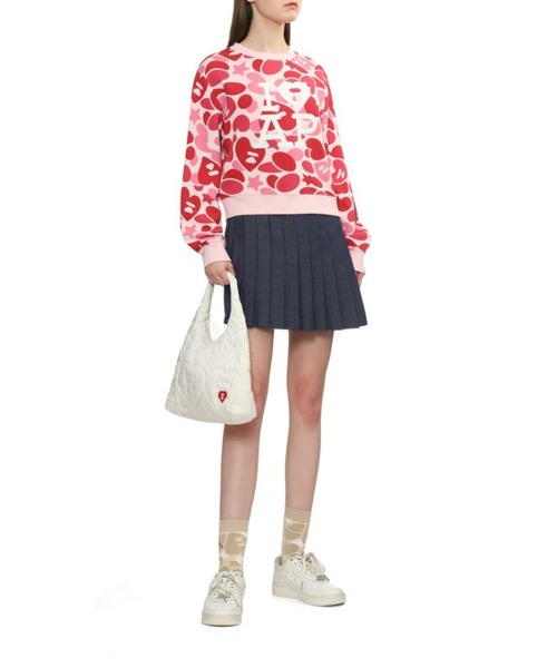 A BATHING APE（アベイシングエイプ）の「QUILTED HEART MONOGRAM SHOULDER BAG（ショルダーバッグ・レディース・ネイビー/オリーブ/アイボリー・FREE）」の6枚目の写真