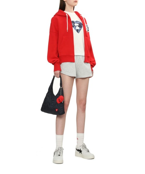 A BATHING APE（アベイシングエイプ）の「QUILTED HEART MONOGRAM SHOULDER BAG（ショルダーバッグ・レディース・ネイビー/オリーブ/アイボリー・FREE）」の8枚目の写真