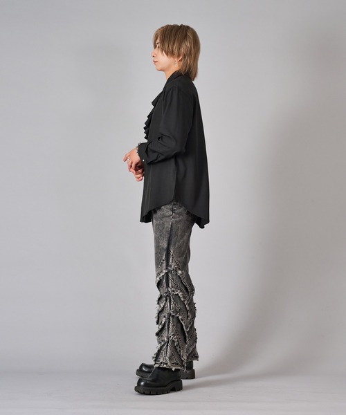 REGIEVO（レジエボ）の「王子系フリルシャツ（シャツ/ブラウス・メンズ・ブラック/オフホワイト・MEDIUM/LARGE）」の16枚目の写真
