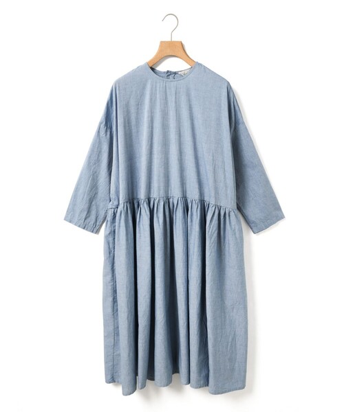 MidiUmi（ミディウミ）の「MidiUmi シャンブレーギャザーワンピース（ワンピース・レディース・ブルー/ブラック・FREE）」の5枚目の写真