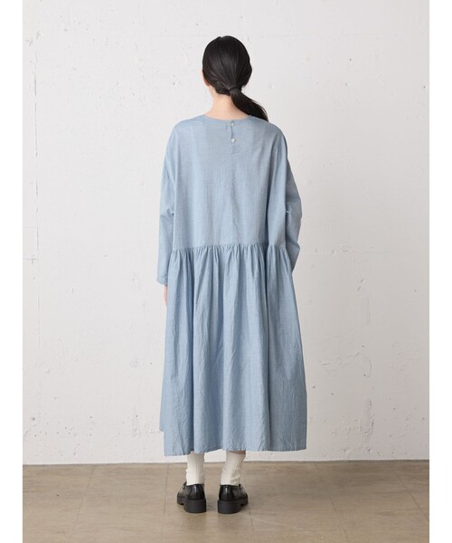 MidiUmi（ミディウミ）の「MidiUmi シャンブレーギャザーワンピース（ワンピース・レディース・ブルー/ブラック・FREE）」の11枚目の写真