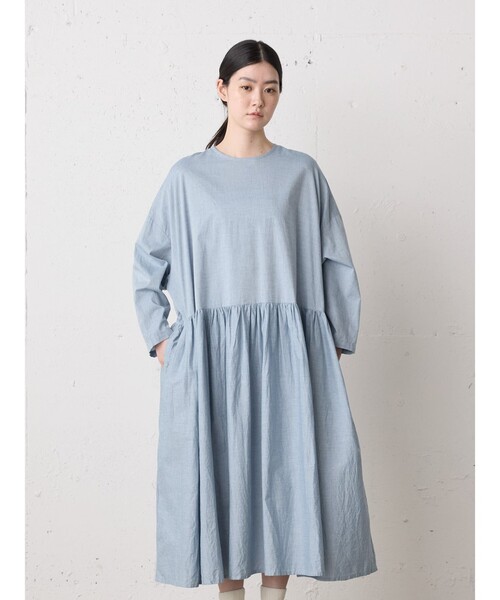 MidiUmi（ミディウミ）の「MidiUmi シャンブレーギャザーワンピース（ワンピース・レディース・ブルー/ブラック・FREE）」の12枚目の写真
