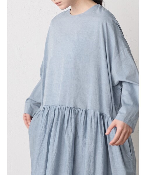 MidiUmi（ミディウミ）の「MidiUmi シャンブレーギャザーワンピース（ワンピース・レディース・ブルー/ブラック・FREE）」の15枚目の写真