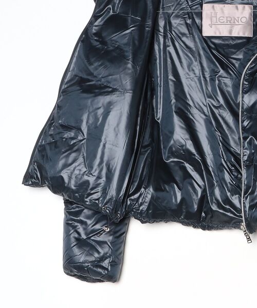 HERNO(ヘルノ)の「HERNO RESORT SHORT DOWN JACKET ヘルノ リゾート ショート ダウンジャケット(ダウンジャケット/コート・レディース・グレー系1/ネイビー系1/ブラウン系1/グリーン系1/ブラック・44/42/38/40)」の21枚目の写真
