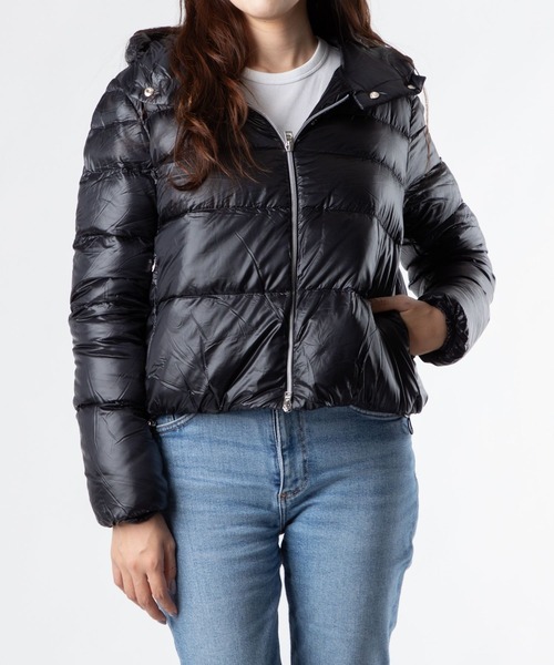 HERNO(ヘルノ)の「HERNO RESORT SHORT DOWN JACKET ヘルノ リゾート ショート ダウンジャケット(ダウンジャケット/コート・レディース・グレー系1/ネイビー系1/ブラウン系1/グリーン系1/ブラック・44/42/38/40)」の1枚目の写真