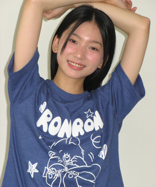 RONRON(ロンロン)の「EMBO KITSCH CAT OVER FIT T SHIRT VINTAGE BLUE(Tシャツ/カットソー・レディース・その他・FREE)」の2枚目の写真