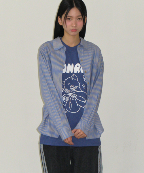 RONRON(ロンロン)の「EMBO KITSCH CAT OVER FIT T SHIRT VINTAGE BLUE(Tシャツ/カットソー・レディース・その他・FREE)」の4枚目の写真