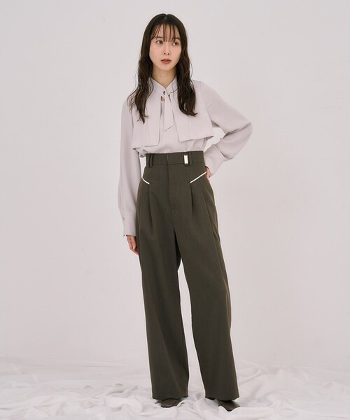 UNITED TOKYO(ユナイテッドトウキョウ)の「プレートループパンツ|ウォッシャブル/防シワ/ストレッチ/オフィスカジュアル/細見え/秋服/冬服(スラックス・レディース・ブラウン/ブラック・1/2/3)」の5枚目の写真