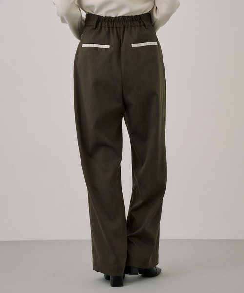 UNITED TOKYO(ユナイテッドトウキョウ)の「プレートループパンツ|ウォッシャブル/防シワ/ストレッチ/オフィスカジュアル/細見え/秋服/冬服(スラックス・レディース・ブラウン/ブラック・1/2/3)」の15枚目の写真