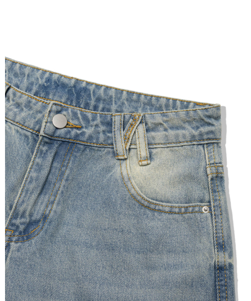 MOAA（モア）の「Sand fade Wide Jeans (LIGHT BLUE)（デニムパンツ・レディース・その他・SMALL/MEDIUM）」の4枚目の写真