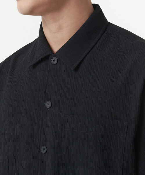 MUSINSA STANDARD（ムシンサスタンダード）の「クリンクルリラックスド半袖シャツ[ブラック]（シャツ/ブラウス・メンズ・その他・MEDIUM/LARGE/X-LARGE/XX-LARGE）」の4枚目の写真