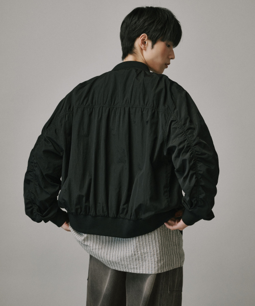 Verdnt（バーダント）の「シャーリングナイロンクロップジャケット[ブラック]（ナイロンジャケット・レディース・ブラック・SMALL/MEDIUM/LARGE）」の5枚目の写真
