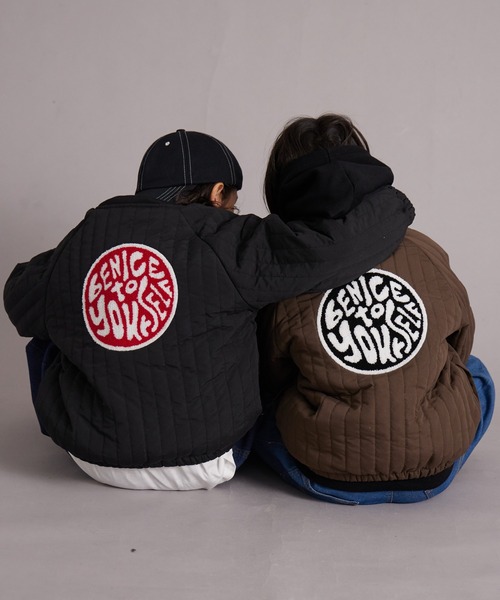 PAIRMANON STREET（ペアマノンストリート）の「中わた キルティング バックロゴ ブルゾン【PAIRMANON STREET】（MA-1・キッズ・ブラック/ブラウン/ネイビー・100/110/120/130/140/150/160/90）」の13枚目の写真