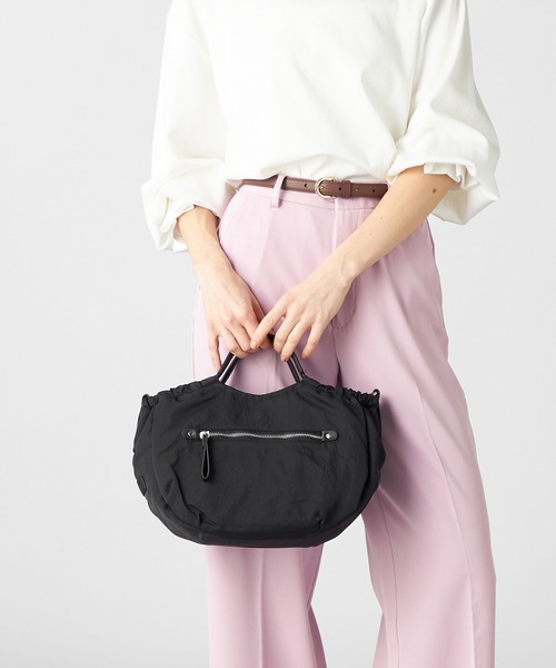 MONICA（モニカ）の「【MONICA】サイドギャザー2WAYトートバッグ Sサイズ（トートバッグ・レディース・イエロー系その他/ブラック/ベージュ・FREE）」の2枚目の写真