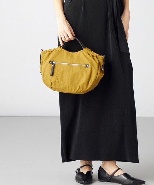 MONICA（モニカ）の「【MONICA】サイドギャザー2WAYトートバッグ Sサイズ（トートバッグ・レディース・イエロー系その他/ブラック/ベージュ・FREE）」の8枚目の写真