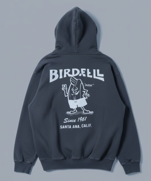 BIRDWELL(バードウェル)の「【BIRDWELL/バードウェル】61 PGM ZIP HOODIE-JP 日本別注 ピグメント加工 ブランドロゴ バックプリント ジップアップパーカー フーディー(パーカー・メンズ・グレー・LARGE/MEDIUM/X-LARGE)」の1枚目の写真