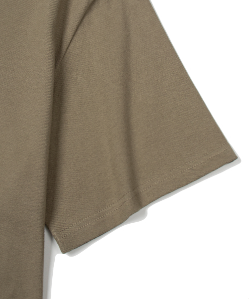 DE GRAND MATIN（ディグランドマーティン）の「BLURRY LOGO TEE_KHAKI（Tシャツ/カットソー・レディース・その他・MEDIUM/LARGE）」の6枚目の写真