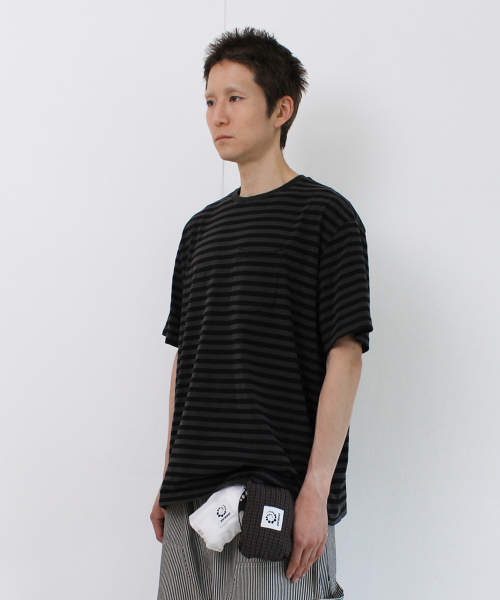 PARAKEET(パラキート)の「ストライプヴィンテージポケットダメージTシャツ(ウォッシュドブラック)(Tシャツ/カットソー・レディース・ブラック・SMALL/MEDIUM)」の4枚目の写真