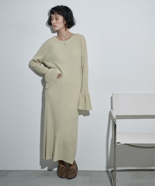 THE YOn(ザヨン)の「2WAYフレアスリーブリブニットワンピース(ワンピース・レディース・グレー/アイボリー/ライム/ネイビー・FREE)」の1枚目の写真