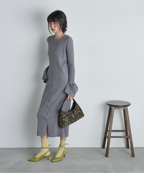 THE YOn(ザヨン)の「2WAYフレアスリーブリブニットワンピース(ワンピース・レディース・グレー/アイボリー/ライム/ネイビー・FREE)」の11枚目の写真