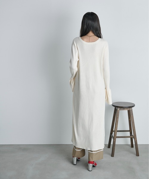 THE YOn(ザヨン)の「2WAYフレアスリーブリブニットワンピース(ワンピース・レディース・グレー/アイボリー/ライム/ネイビー・FREE)」の6枚目の写真