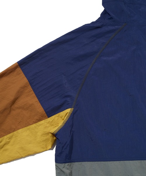 FIRST DOWN(ファーストダウン)の「マルチカラー アノラック(マウンテンパーカー・メンズ・ブラック/ネイビー・M/L/XL)」の8枚目の写真
