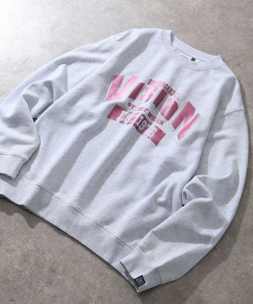 VISION STREET WEAR（ヴィジョンストリートウェア）の「【VISION STREET WEAR/ヴィジョンストリートウェア】Bleach College TRN/ブリーチ加工 カレッジロゴ スウェット トレーナー（スウェット・メンズ・ライトグレー/ブルー/ブラック・LL/L/M）」の3枚目の写真