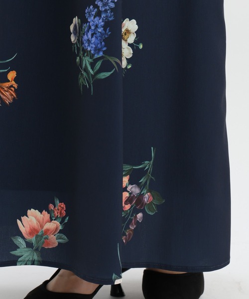 Andemiu（アンデミュウ）の「ボタニカルフラワーフレアスカート639130（スカート・レディース・ネイビー/グレイッシュベージュ・FREE）」の21枚目の写真