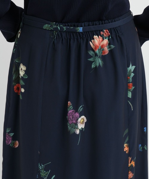 Andemiu（アンデミュウ）の「ボタニカルフラワーフレアスカート639130（スカート・レディース・ネイビー/グレイッシュベージュ・FREE）」の22枚目の写真