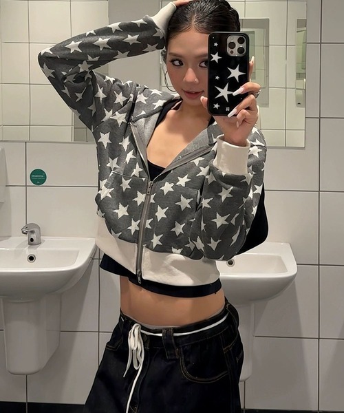 meJane（ミージェーン）の「スターモチーフ クロップド丈パーカー（パーカー・レディース・グレー・FREE）」の3枚目の写真